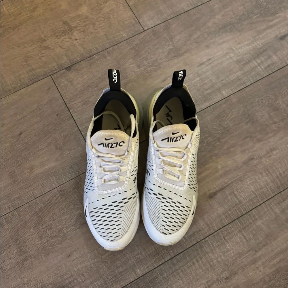 Nike Air Max 270 Shoes - Picture 3 of 3